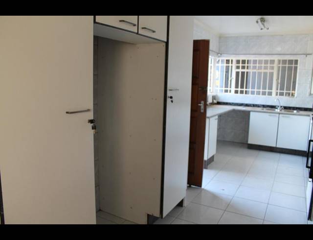 4 BEDROOM HOUSE FOR SALE IN KENSINGTON